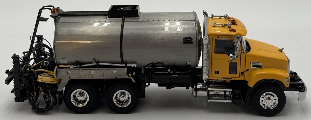 First Gear 1:50 Mack Pinnacle w/Etnyre Lube Tanker Diecast EX