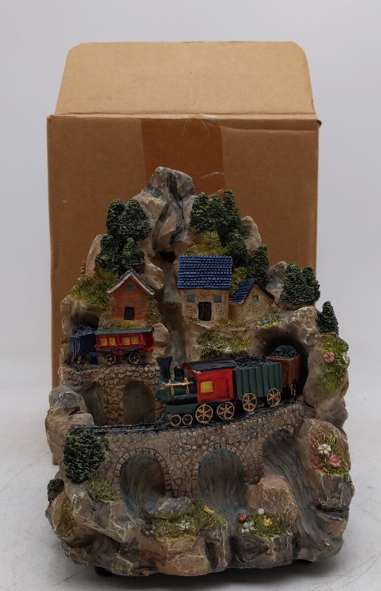 Old Fashion 001755290 Train Fountain EX/Box