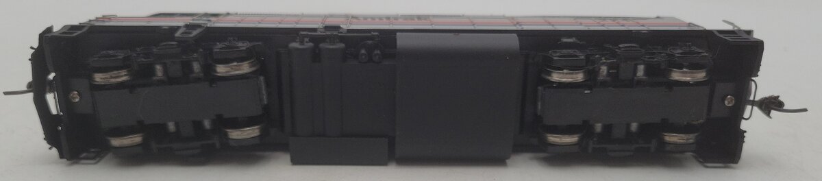 Walthers 931-342 HO Scale Amtrak EMD F40PH Powered Diesel Locomotive #224 EX/Box