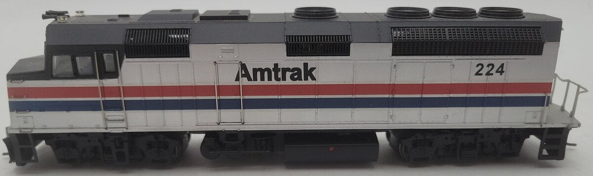 Walthers 931-342 HO Scale Amtrak EMD F40PH Powered Diesel Locomotive #224 EX/Box