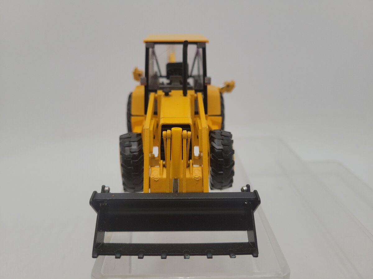 Conrad 2956 1:35 Scale Yellow & Black MF Lader TL860 Kobelco Diecast EX/Box