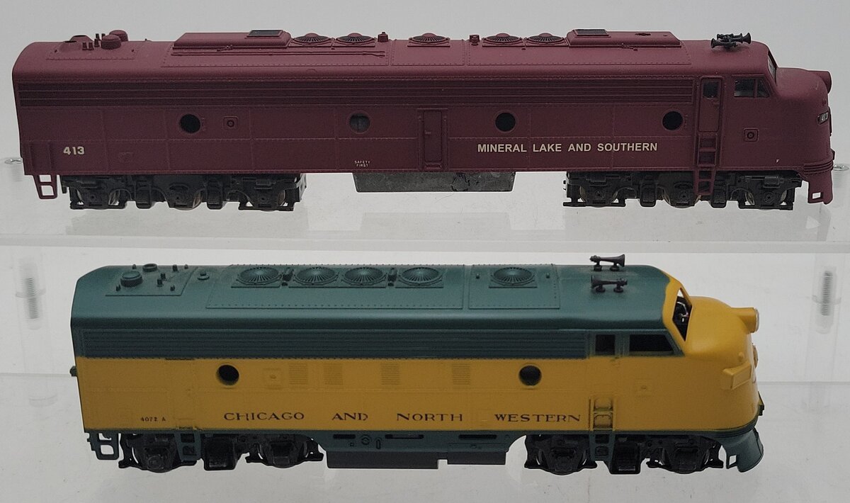 Athearn & Other HO C&NW and ML&S Diesel Locomotives #413,4072 [2] VG