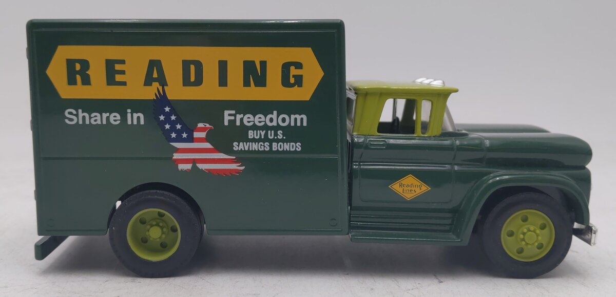 Ertl 345000 1:43 Scale Diecast Green Reading Lines Box Truck EX/Box