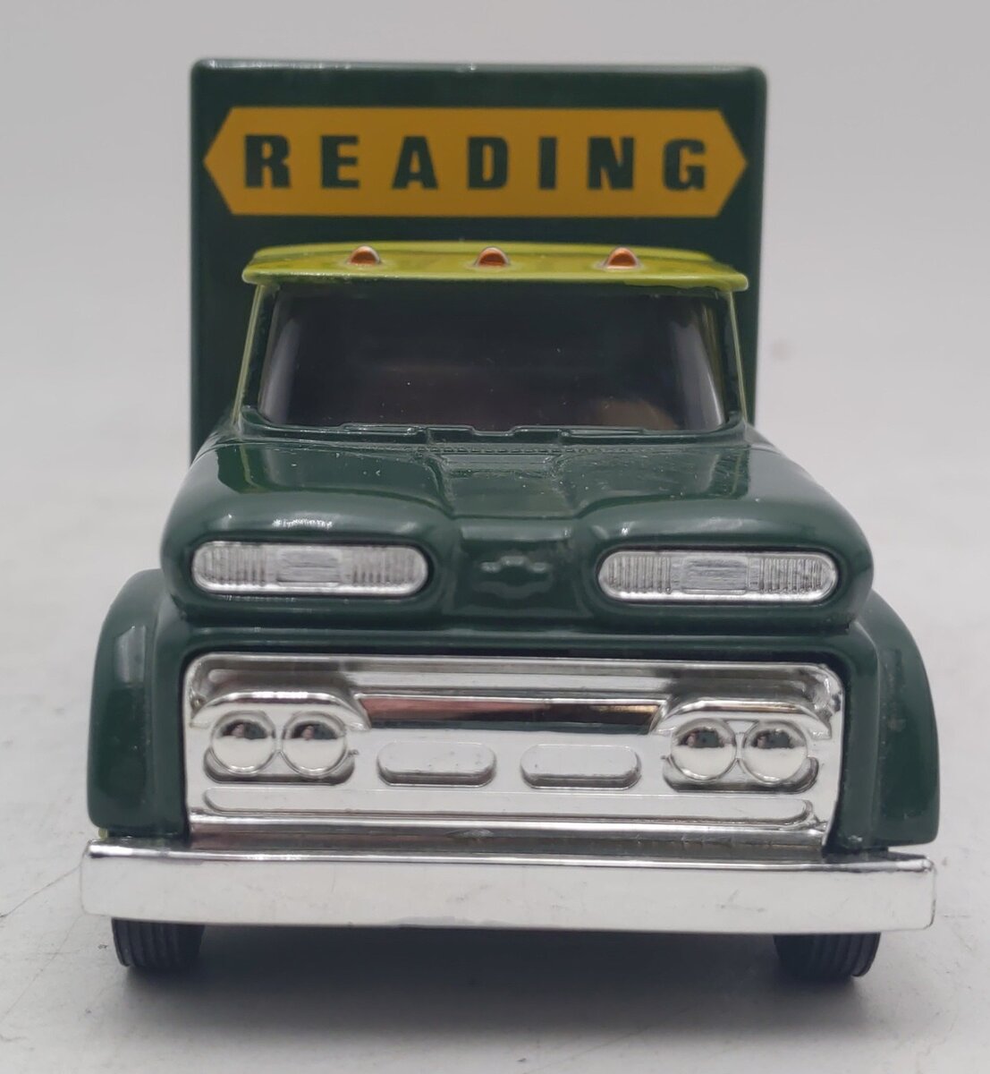 Ertl 345000 1:43 Scale Diecast Green Reading Lines Box Truck EX/Box
