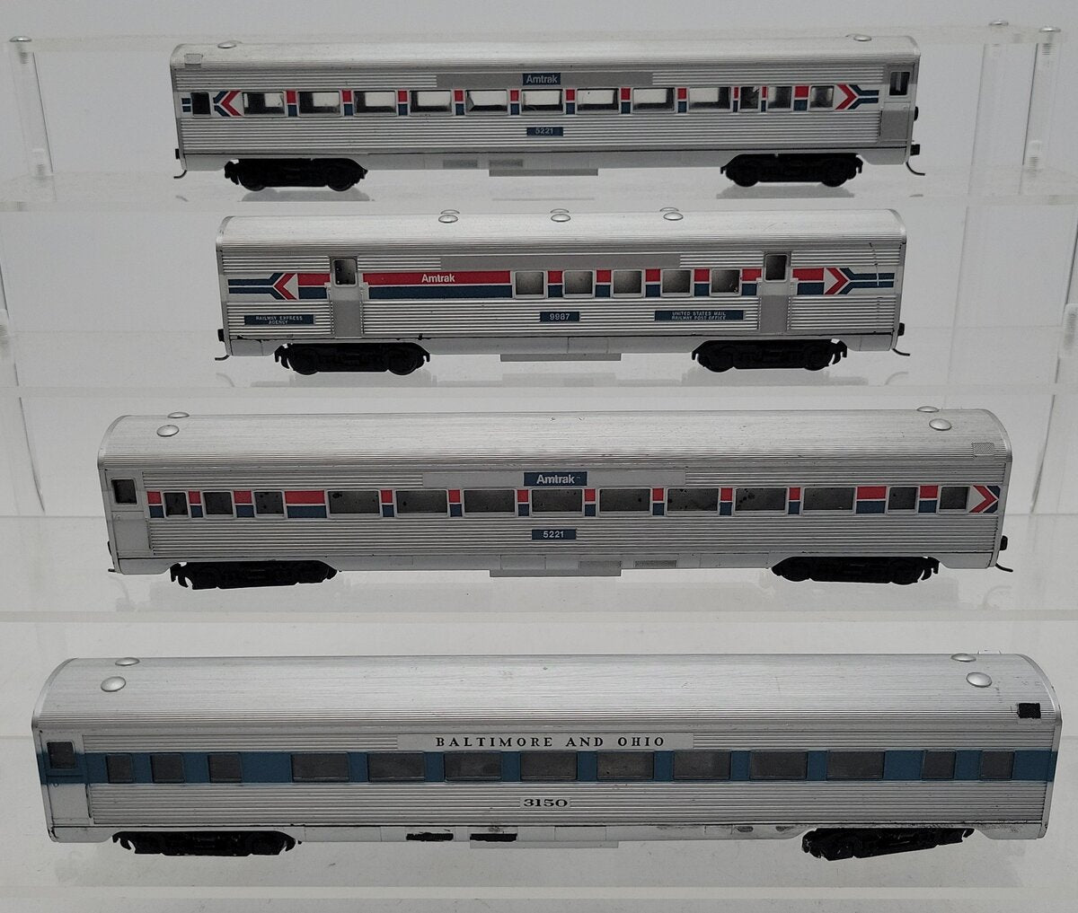 Athearn HO Assorted Assembled Passenger Cars #3150,9987,5221,5221 [4] VG