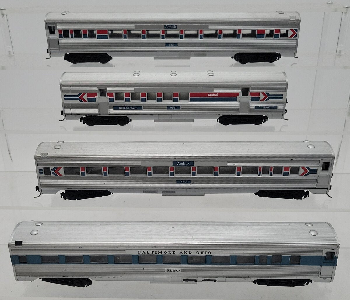 Athearn HO Assorted Assembled Passenger Cars #3150,9987,5221,5221 [4] VG