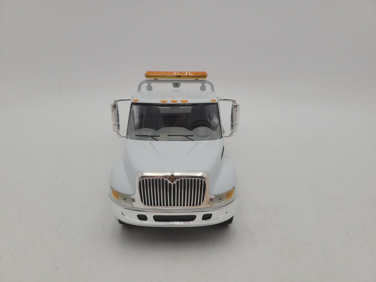 First Gear 19-3017 1:34 ScaleInternational 4400 Series Miller Industries Diecast LN/Box