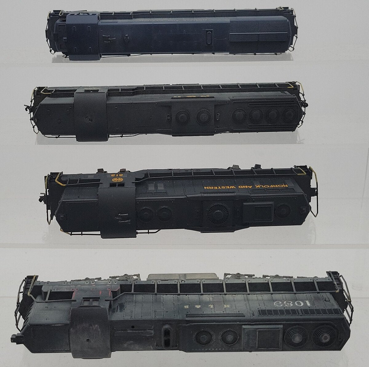 Athearn HO Assorted Custom Diesel Locomotives #2359,1903,612,1089 [4]