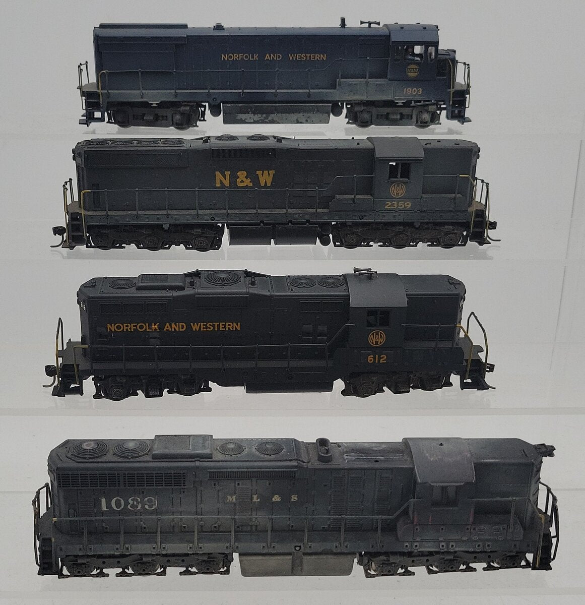 Athearn HO Assorted Custom Diesel Locomotives #2359,1903,612,1089 [4]