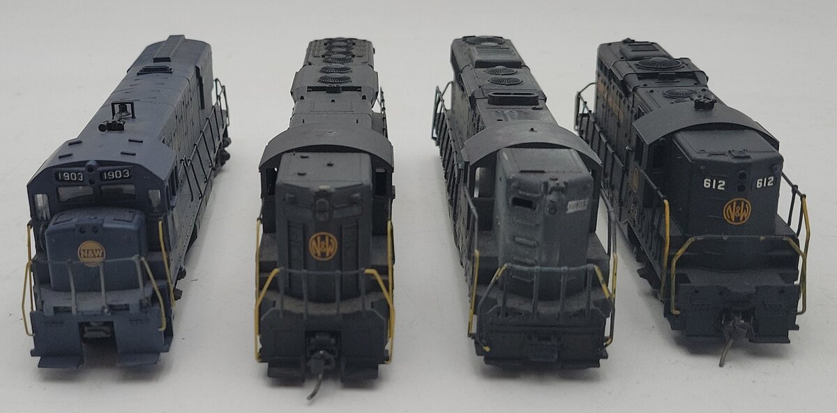 Athearn HO Assorted Custom Diesel Locomotives #2359,1903,612,1089 [4]