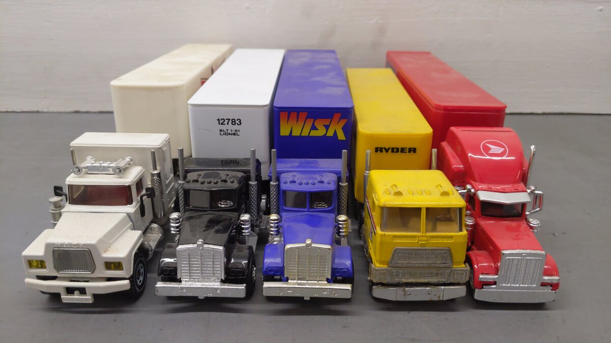 Lionel, ERTL & Other Assorted Trucks w/ Trailers [5] VG