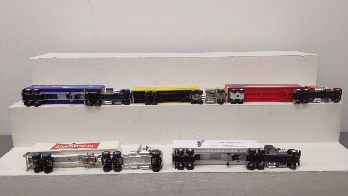Lionel, ERTL & Other Assorted Trucks w/ Trailers [5] VG