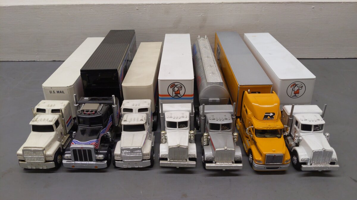Matchbox, ERTL, Lionel & Other Assorted Trucks w/ Trailers [7] VG