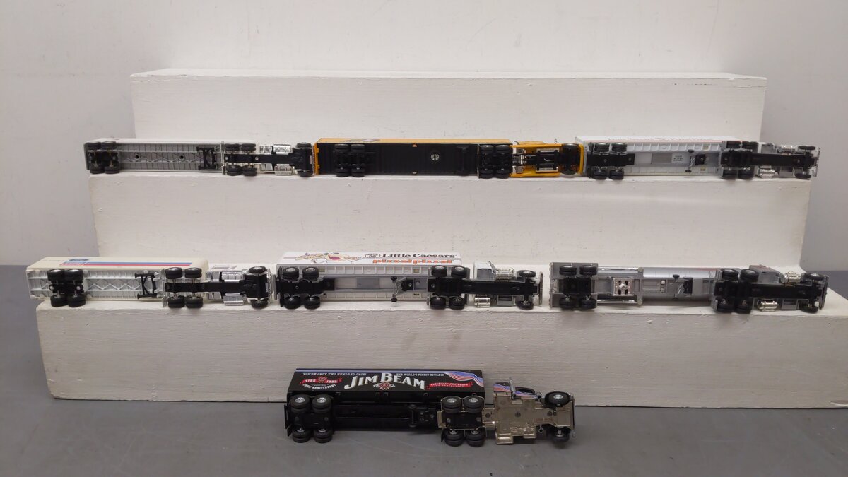 Matchbox, ERTL, Lionel & Other Assorted Trucks w/ Trailers [7] VG