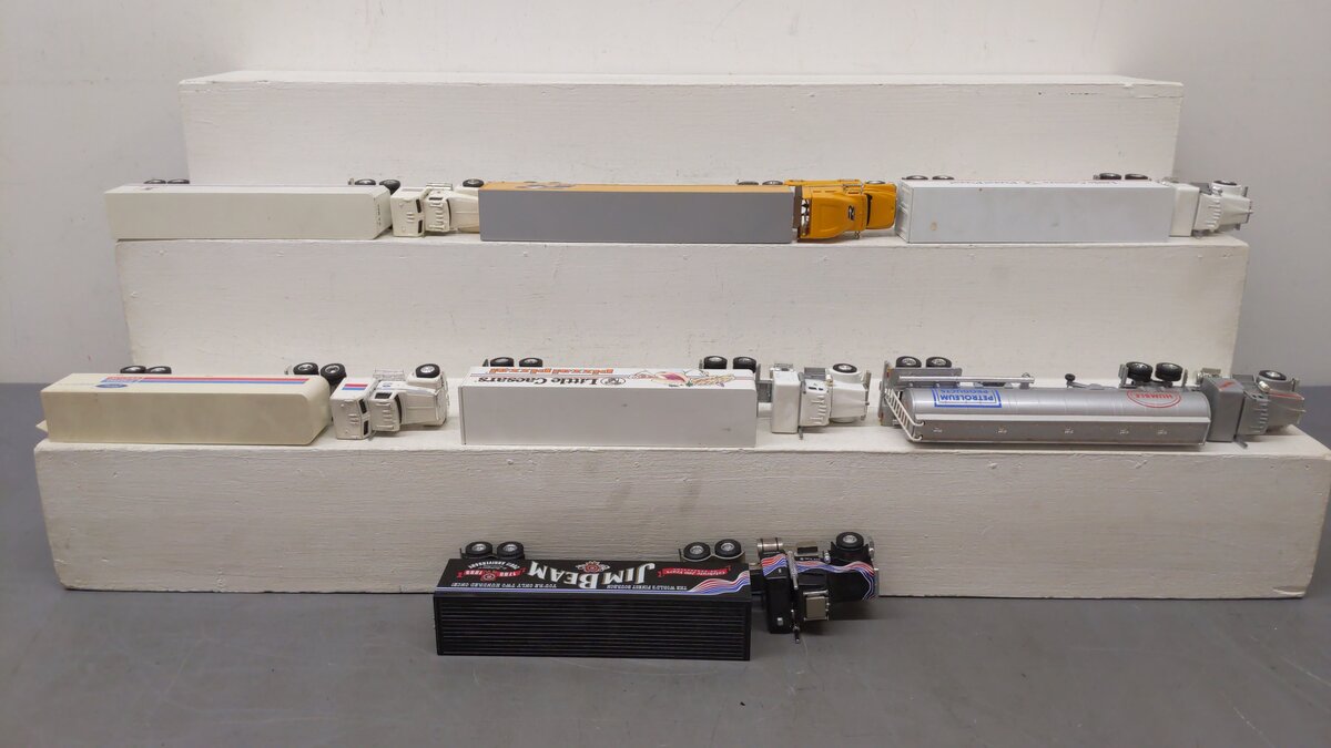 Matchbox, ERTL, Lionel & Other Assorted Trucks w/ Trailers [7] VG