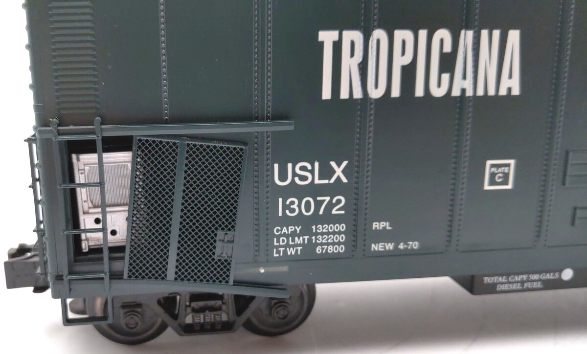 Weaver U12022LD O Gauge Tropicana 57' Mechanical Reefer Car #13072 EX