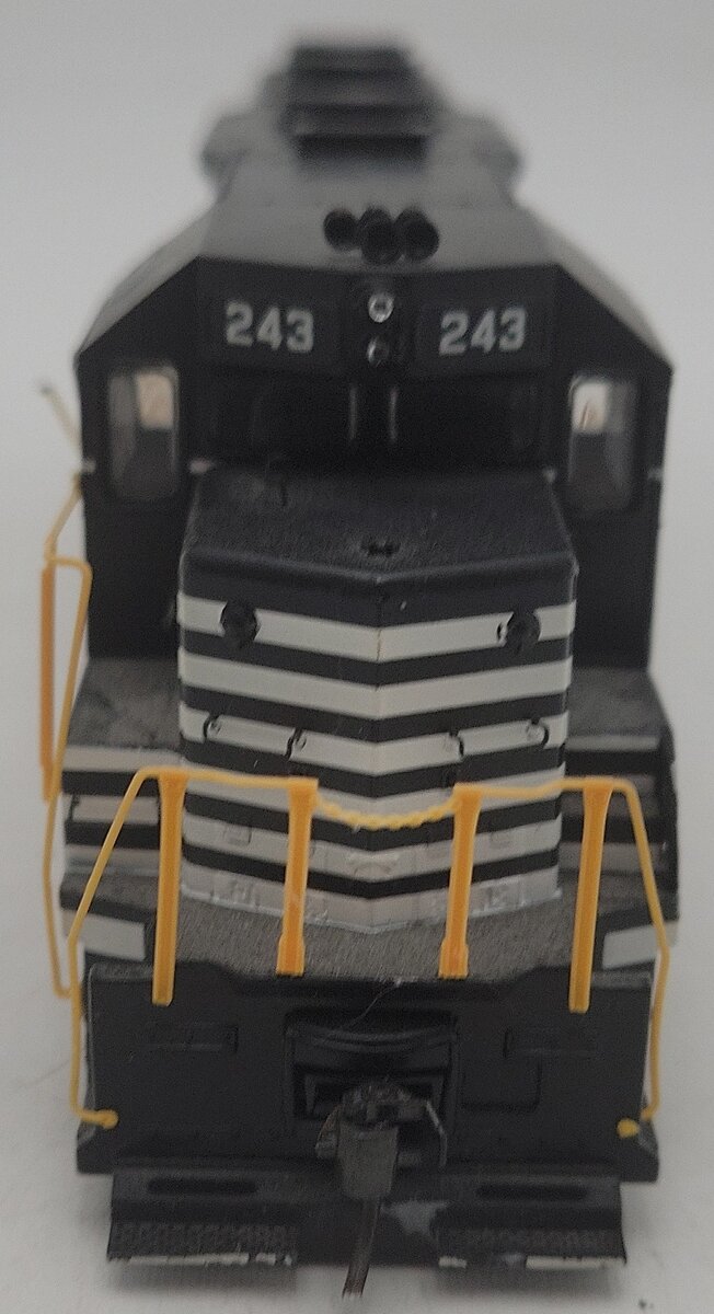 Athearn 91751 HO Chicago & Eastern Illinois GP35 Diesel Locomotive #243 EX/Box