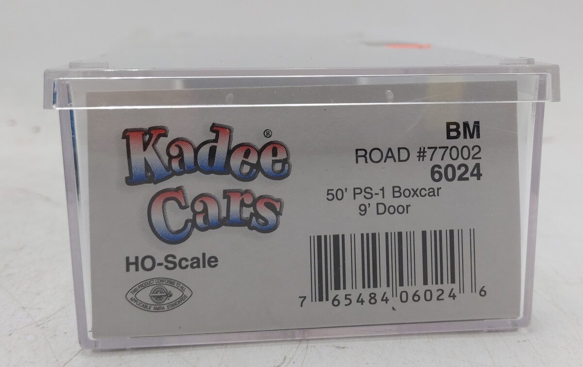 Kadee 6024 HO Boston & Maine 50' PS-1 Boxcar with 9' Door #77002 EX/Box