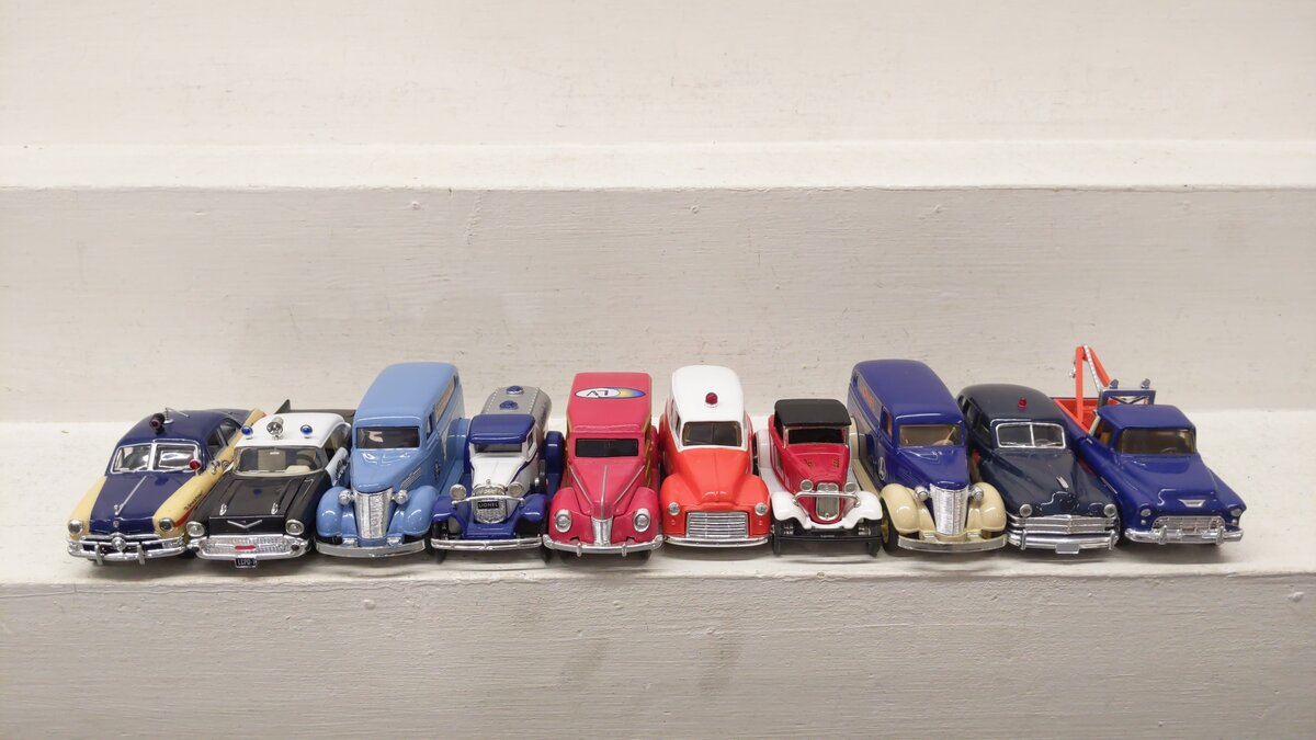 Solido, ERTL, Lionel & Other Assorted Diecast Vehicles [10] EX