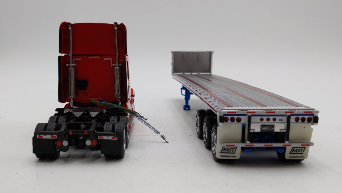 Sword Models 1:50 Scale Freightliner Century w/East Flatbed Trailer EX