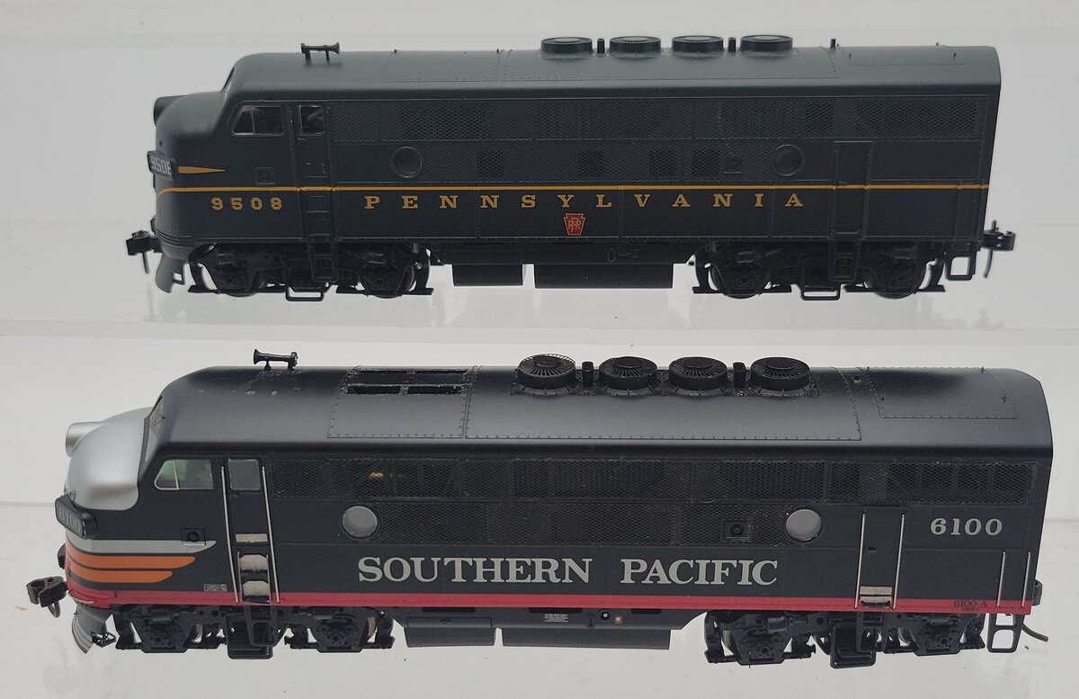 HO Assorted Southern Pacific & Pennsylvania Diesel Locomotives #9508,6100 [2] VG
