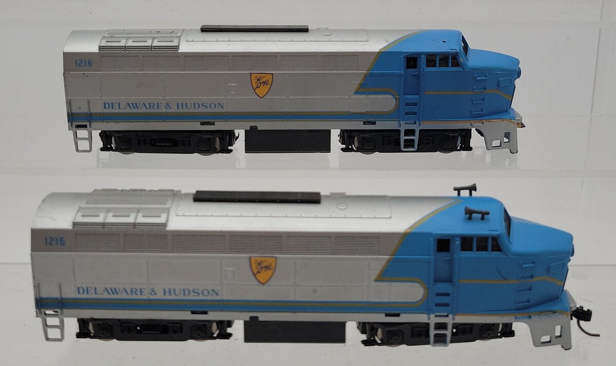 Model Power 725 HO Delaware & Hudson Powered Sharknose Diesel Locomotives (2) VG