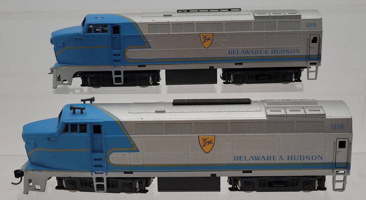 Model Power 725 HO Delaware & Hudson Powered Sharknose Diesel Locomotives (2) VG