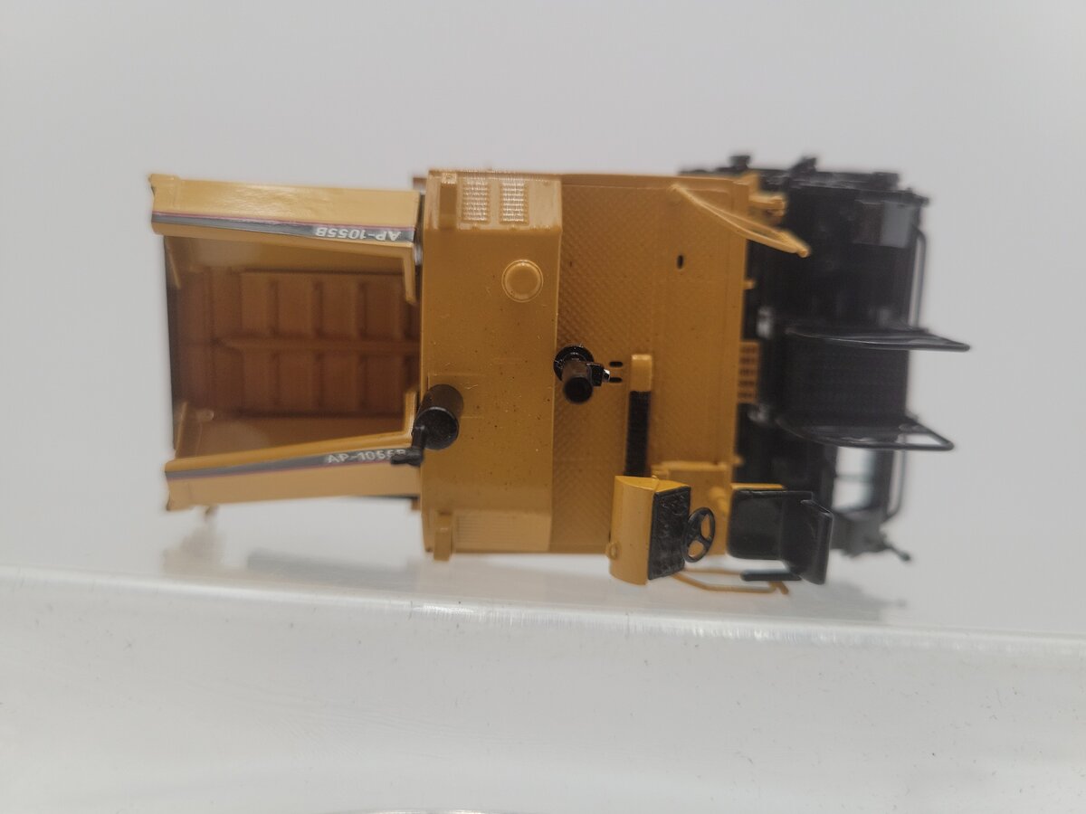 CCM AP-1055B 1:87 Scale Caterpillar Asphalt Paver Brass Limited Edition # 0469 LN/Box