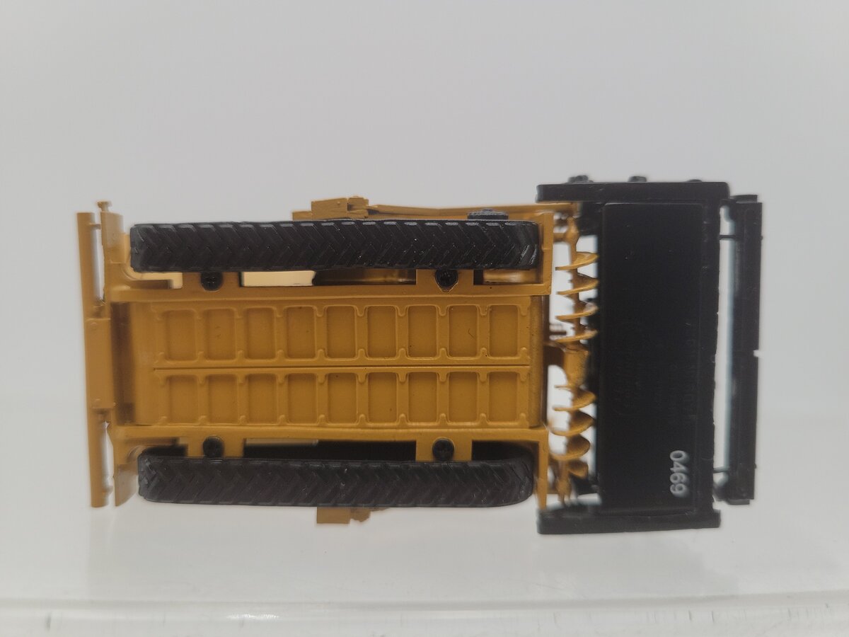 CCM AP-1055B 1:87 Scale Caterpillar Asphalt Paver Brass Limited Edition # 0469 LN/Box