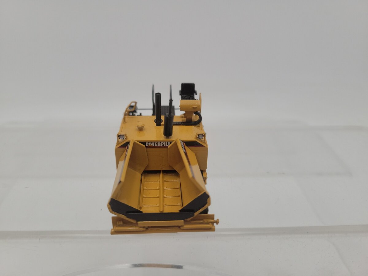CCM AP-1055B 1:87 Scale Caterpillar Asphalt Paver Brass Limited Edition # 0469 LN/Box