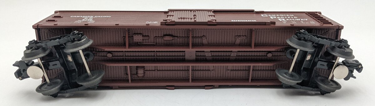 Lionel 6-5710 O Gauge Canadian Pacific Reefer #5710 VG/Box