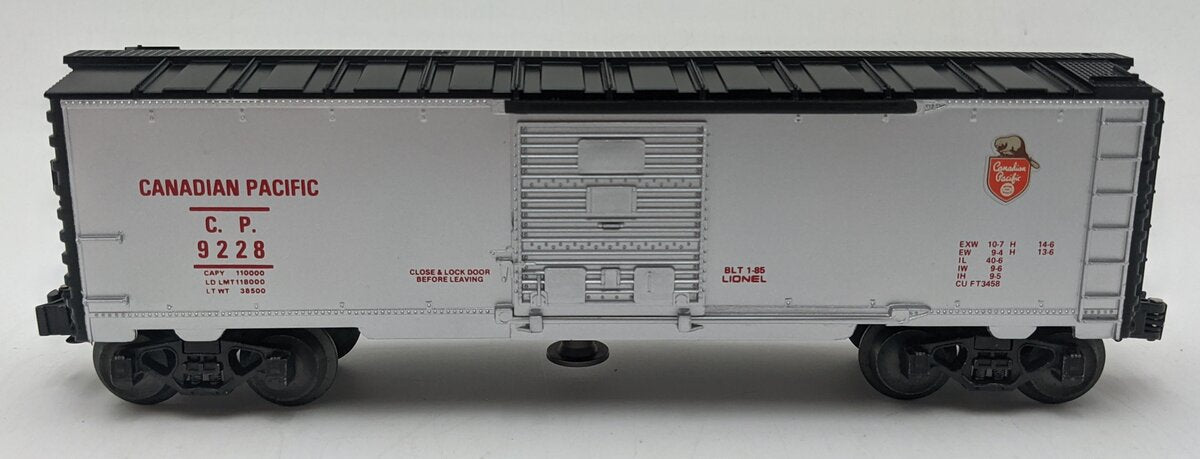 Lionel 6-9228 O Gauge Canadian Pacific Operating Boxcar #9228 VG/Box