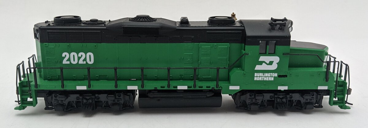 Model Power 96853 HO Scale Burlington Northern GP20 Diesel Locomotive #2020 LN/Box