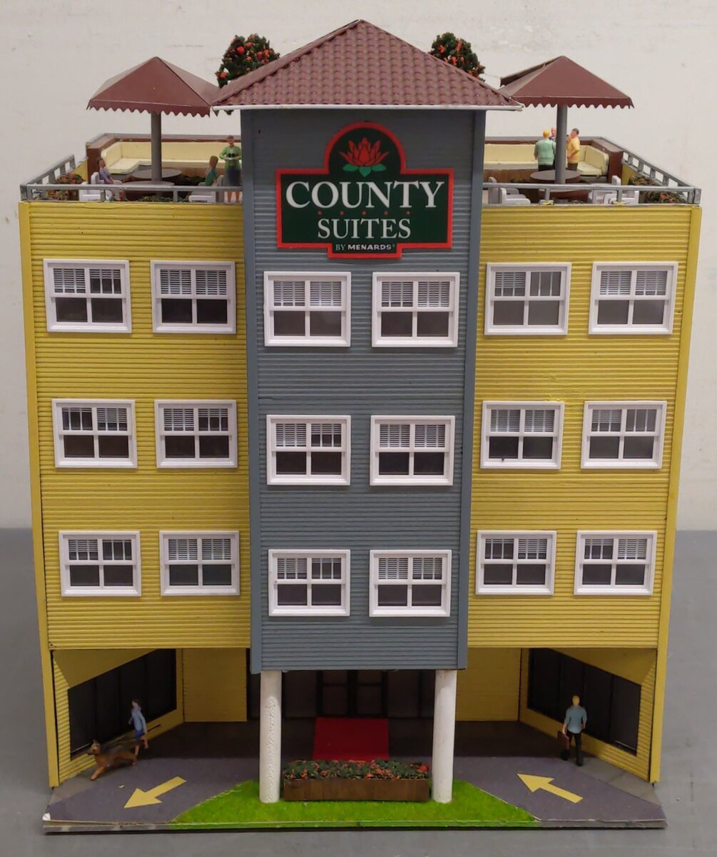 Menards 279-4427 O Scale County Suites Hotel VG/Box