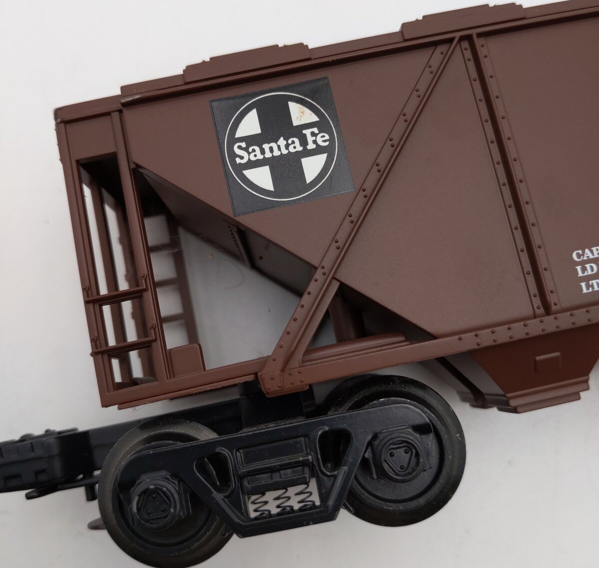 Industrial Rail 4102 O Santa Fe 4-Bay Covered Hopper EX/Box