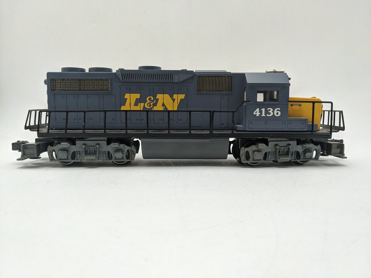 Lionel 6-18819 O Gauge Louisville & Nashville GP-38 Diesel Locomotive #4136 VG