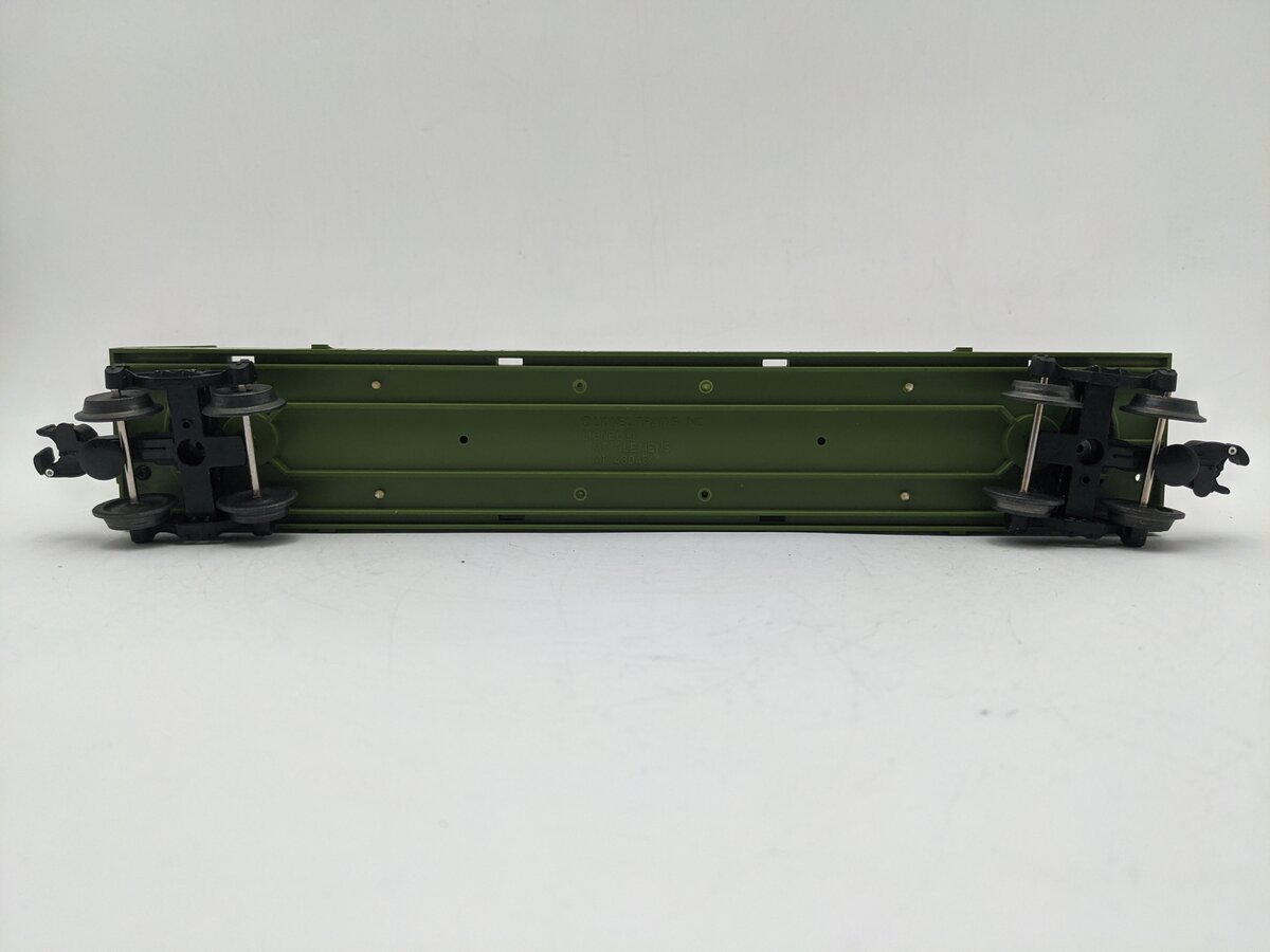 Lionel 6-16982 O Gauge British Columbia Railway Flatcar w/Cut Wood Load EX