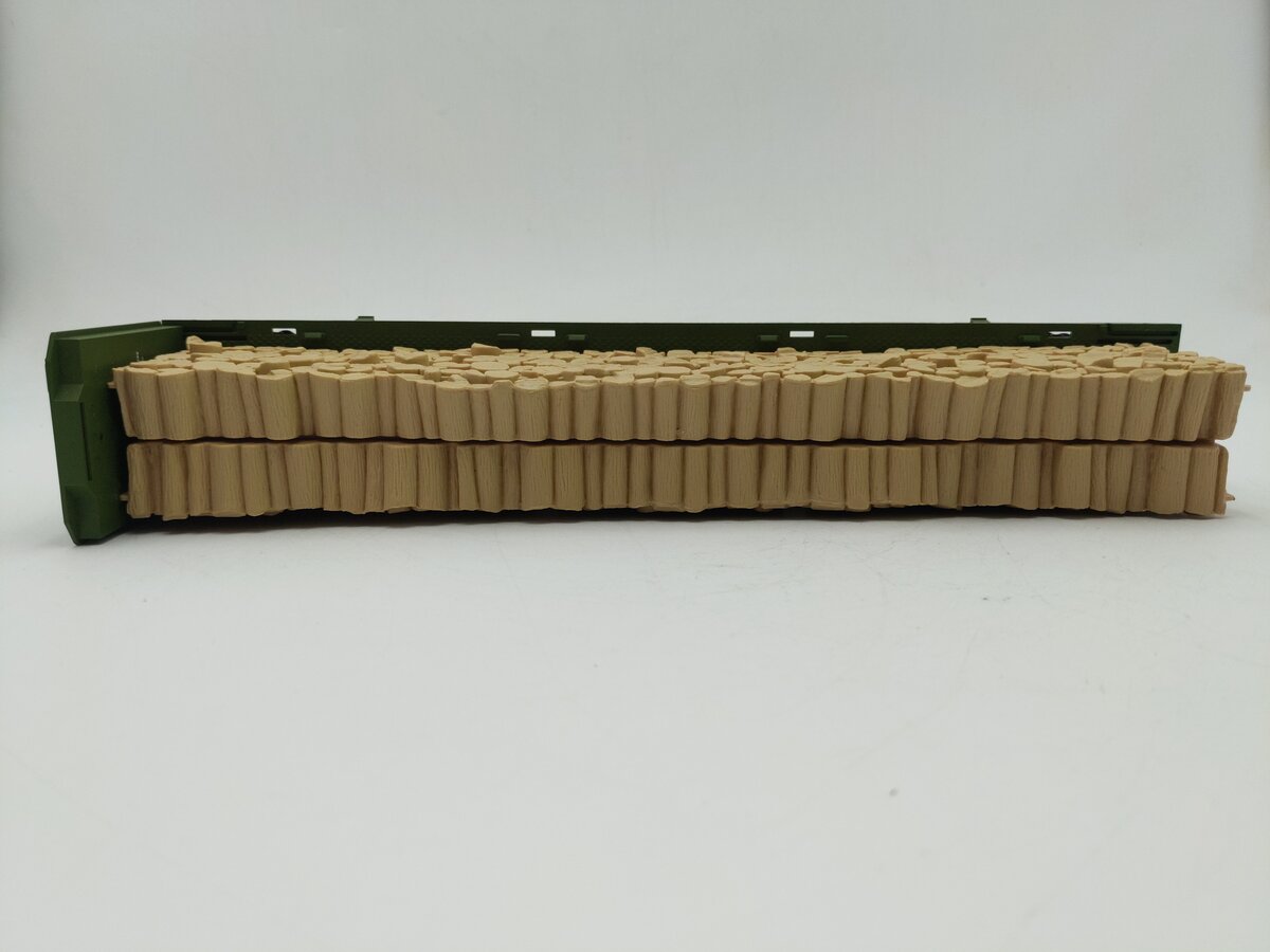 Lionel 6-16982 O Gauge British Columbia Railway Flatcar w/Cut Wood Load EX