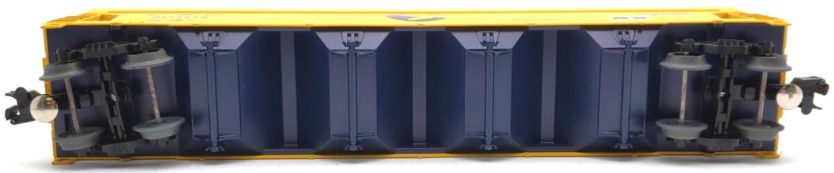Weaver U1704 Chessie 4-Bay Centerflow Hopper Car VG
