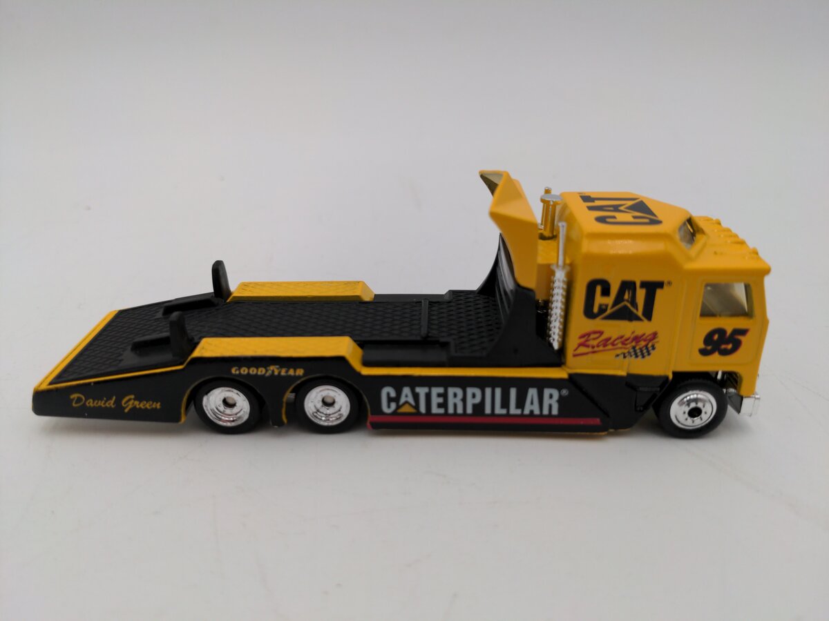 Matchbox 95 1:90 Scale 1983 CAT Racing Convoy 