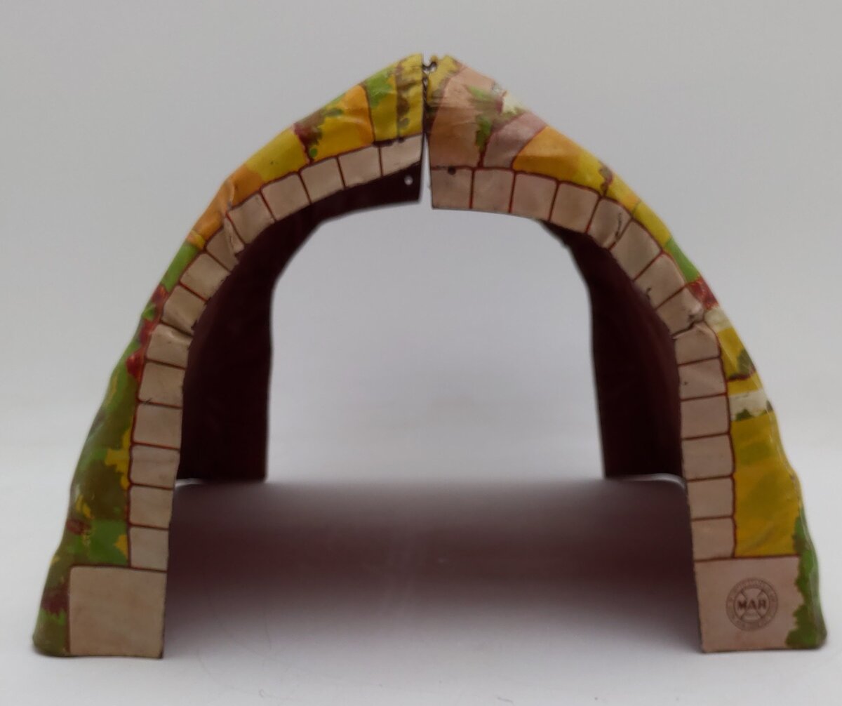 Marx 390 Vintage O Country Farm Scene Metal Tunnel EX