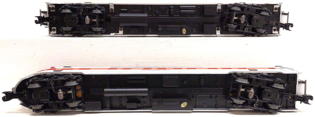 MTH 20-5666a O New Haven 2-Car 70' Streamlined Baggage/Observation Passenger Set LN/Box