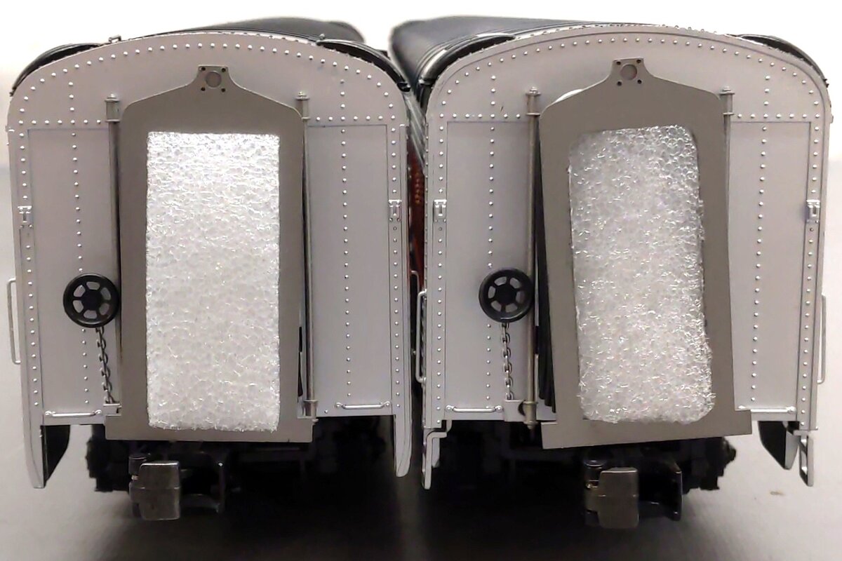 MTH 20-5666a O New Haven 2-Car 70' Streamlined Baggage/Observation Passenger Set LN/Box