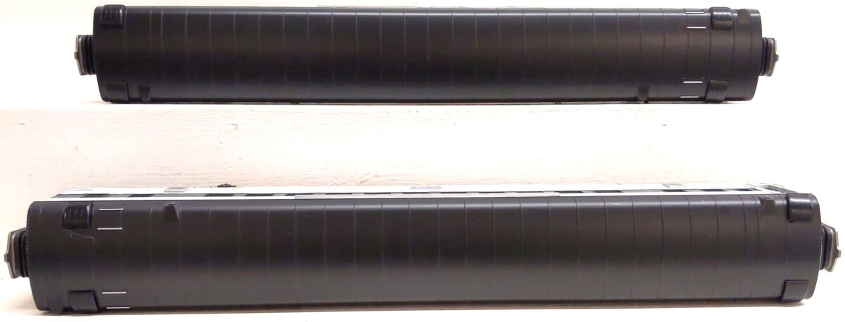 MTH 20-69240 New Haven Premier 70' Streamlined O Gauge Passenger Cars (Set of 2) EX/Box