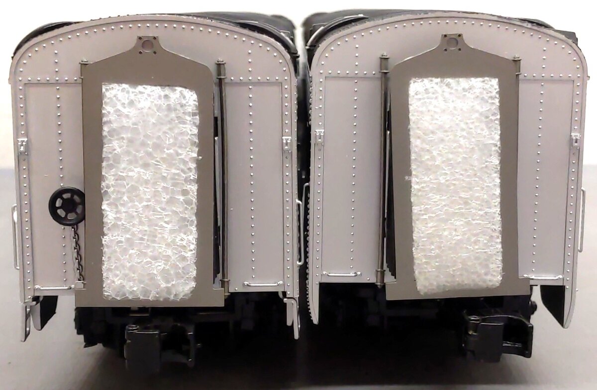 MTH 20-69240 New Haven Premier 70' Streamlined O Gauge Passenger Cars (Set of 2) EX/Box