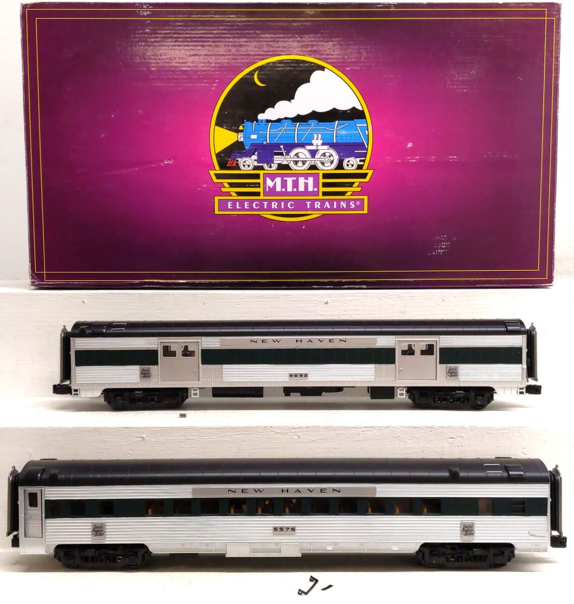 MTH 20-69240 New Haven Premier 70' Streamlined O Gauge Passenger Cars (Set of 2) EX/Box