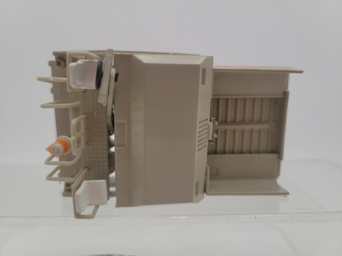 Raytheon 1:50 Scale Cedar Rapids Grayhound Asphalt Paver Diecast Model EX/Box