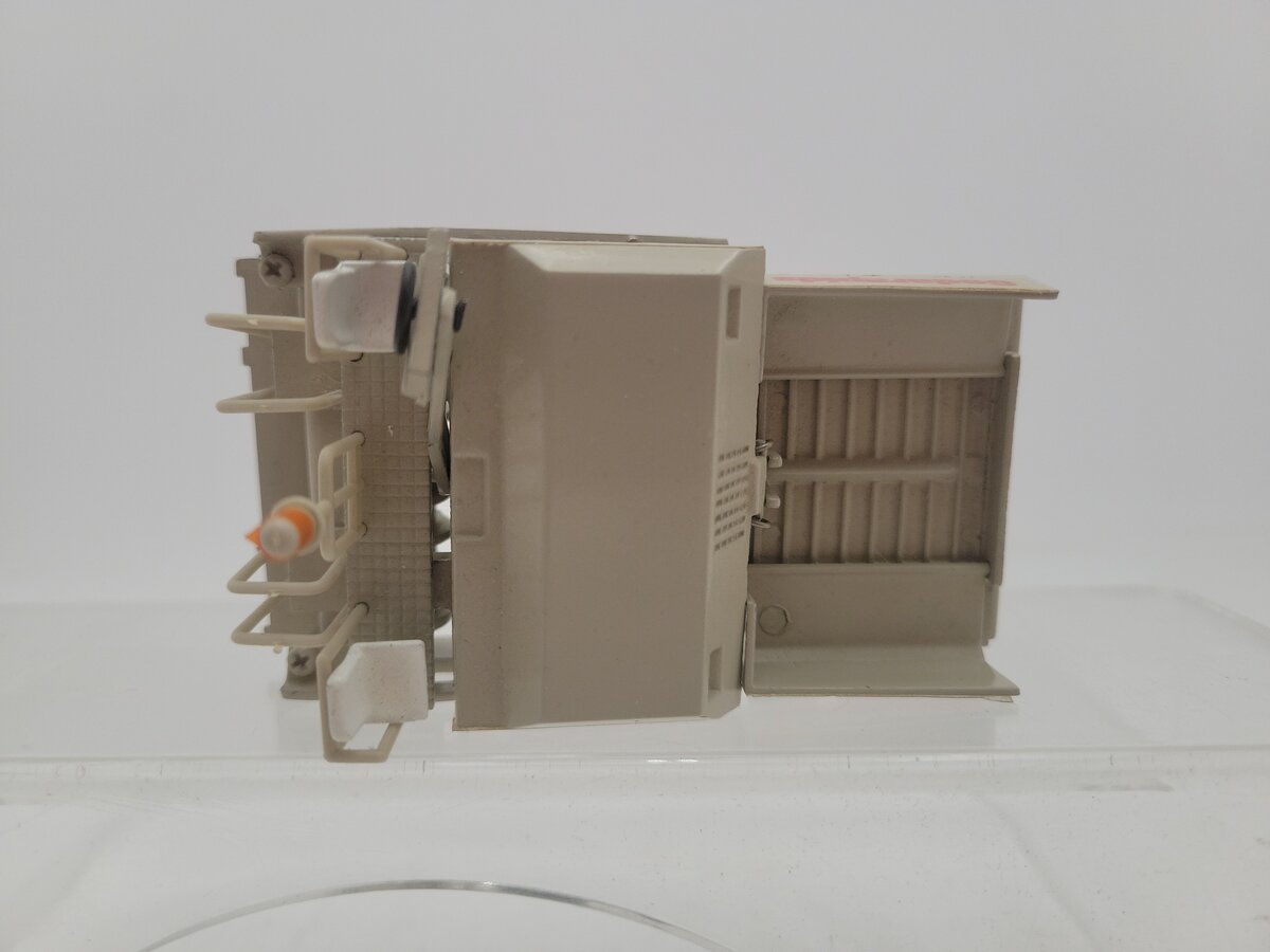 Raytheon 1:50 Scale Cedar Rapids Grayhound Asphalt Paver Diecast Model EX/Box