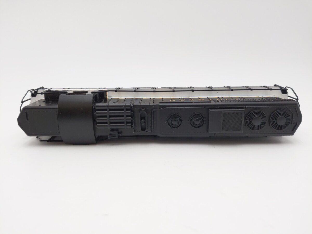 Atlas 7004 HO Southern SD-24 Diesel Locomotive #2504 EX/Box