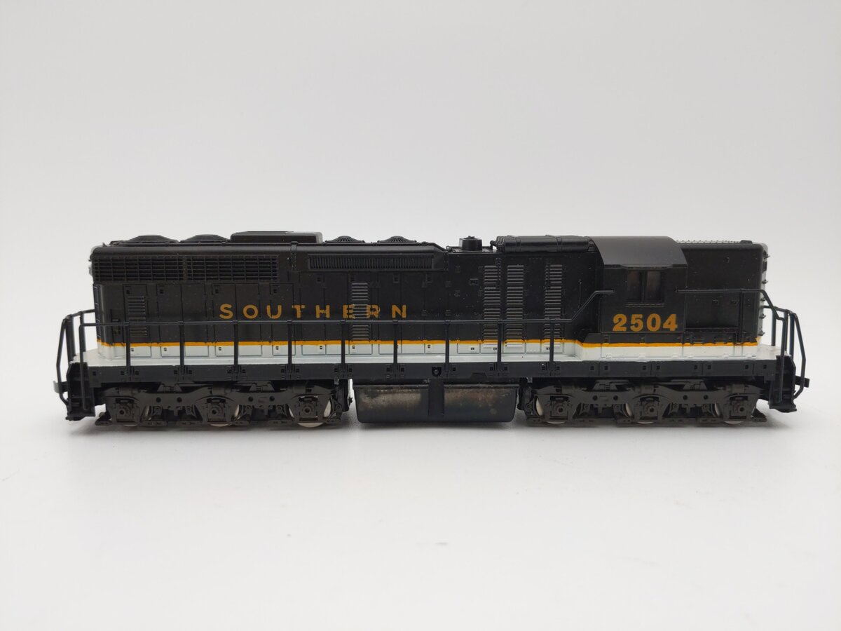 Atlas 7004 HO Southern SD-24 Diesel Locomotive #2504 EX/Box